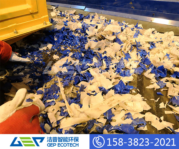 化工塑料桶*碎工艺流程，废旧塑料*碎回收生产线