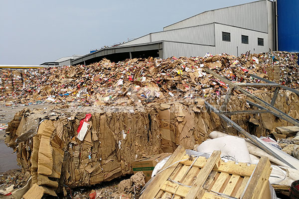 造纸厂绞绳废料破碎生产线现场,破碎处理系统