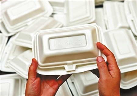 降解餐盒的回收处理需要成本，到底该由谁买单？