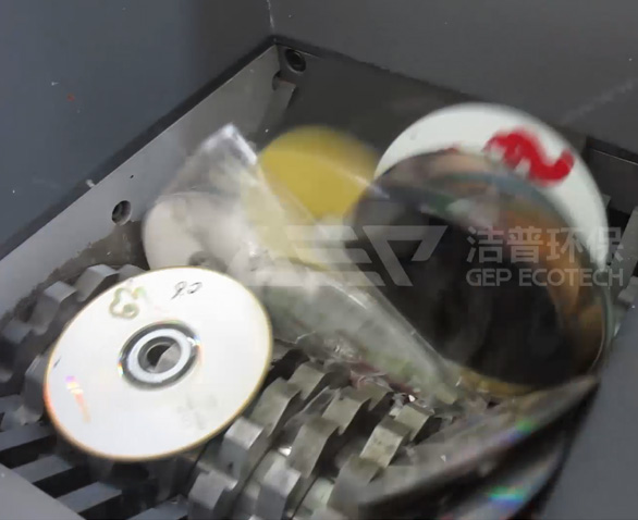 CD光碟、光盘破碎机现场撕碎机视频